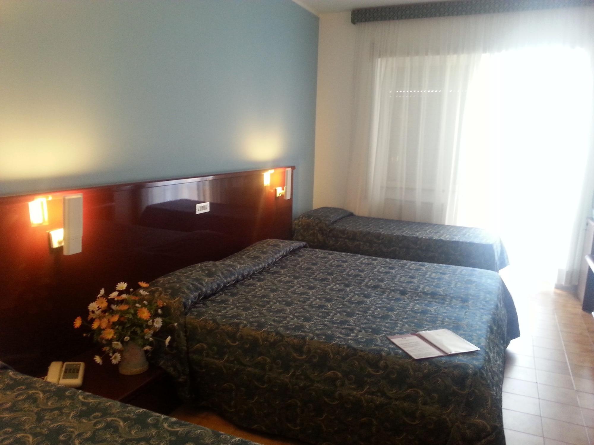 Grand Hotel Dei Cesari Dependance Anzio Dış mekan fotoğraf
