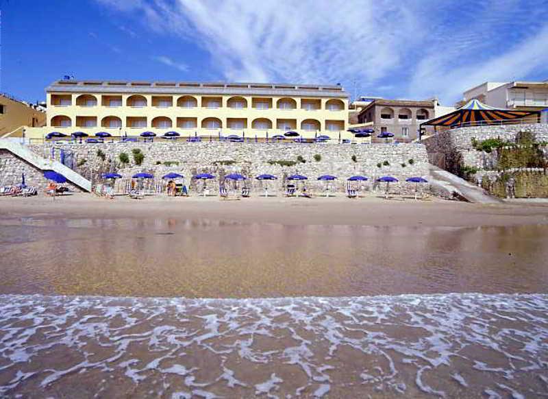 Grand Hotel Dei Cesari Dependance Anzio Dış mekan fotoğraf